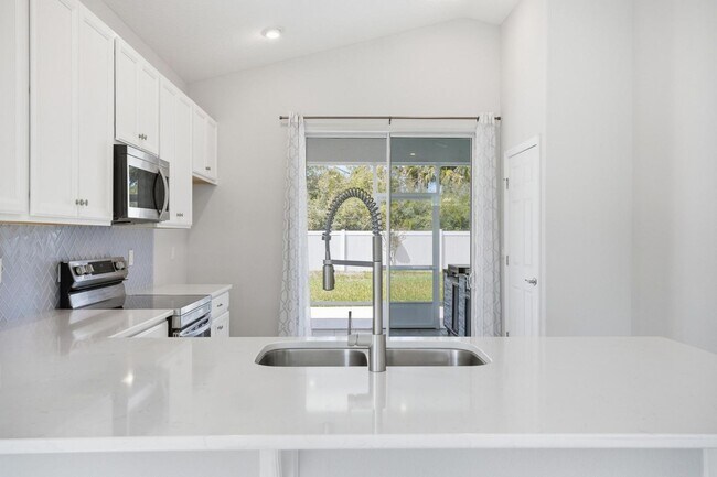 Building Photo - 55 Matanzas Lakes Dr