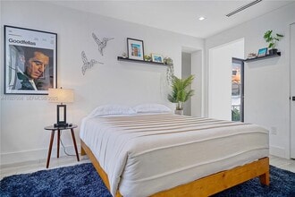 Building Photo - 1720 SW 11th St