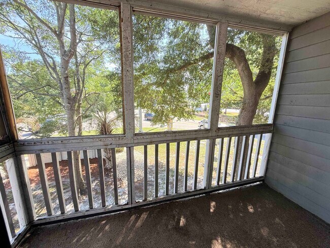 Building Photo - 10174 Beach Dr SW