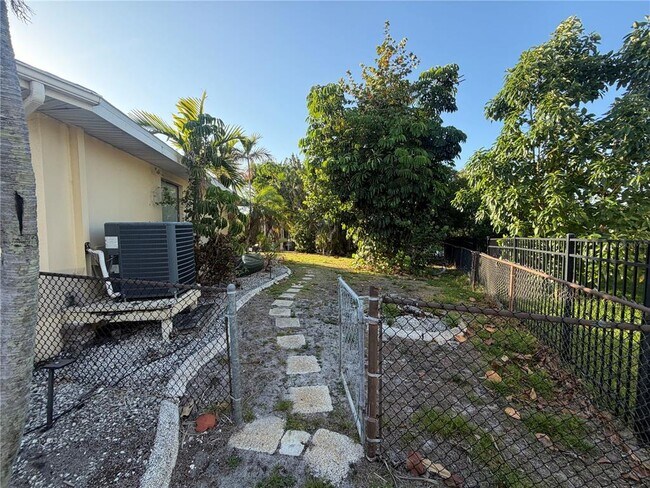 Building Photo - 6612 Black Fin Way