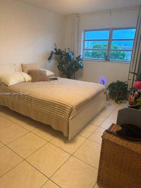 Building Photo - 2200 E Hallandale Beach Blvd