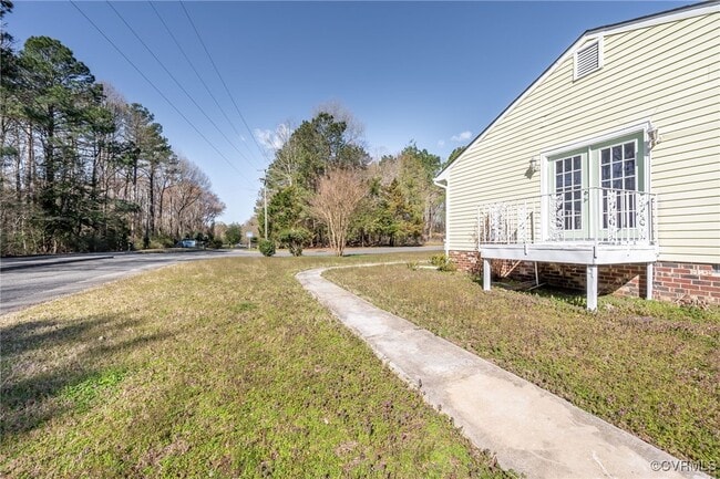 Building Photo - 7800 Tamarind Dr