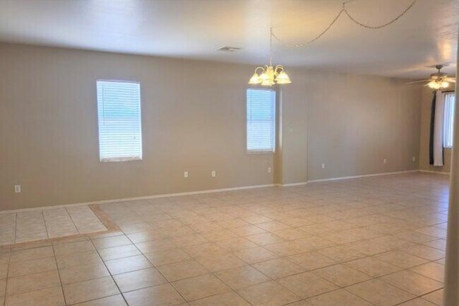 Building Photo - 2964 S Valle Verde