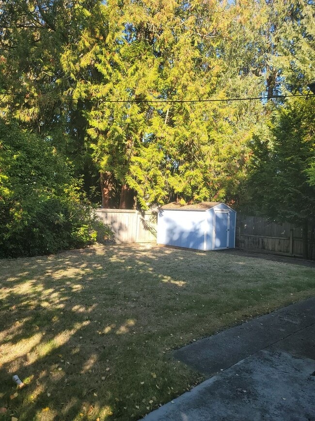 Building Photo - 3416 NE 80th St