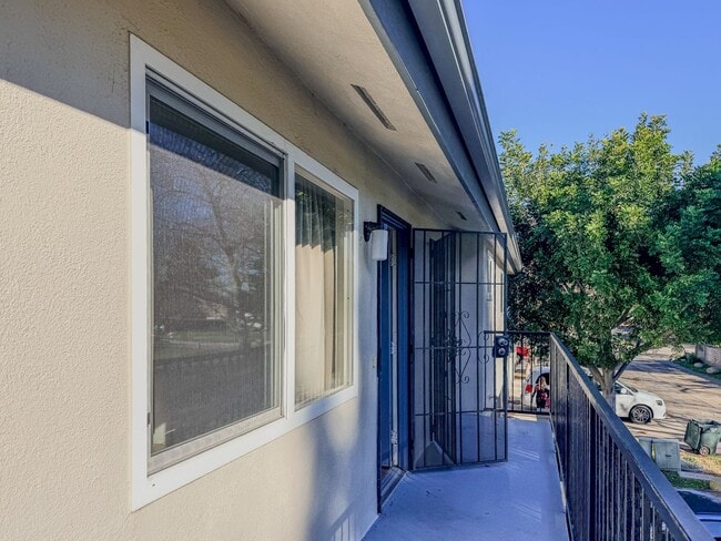 Building Photo - Ventura | 2 Bed + 1 Bath | Shenandoah Penthouse