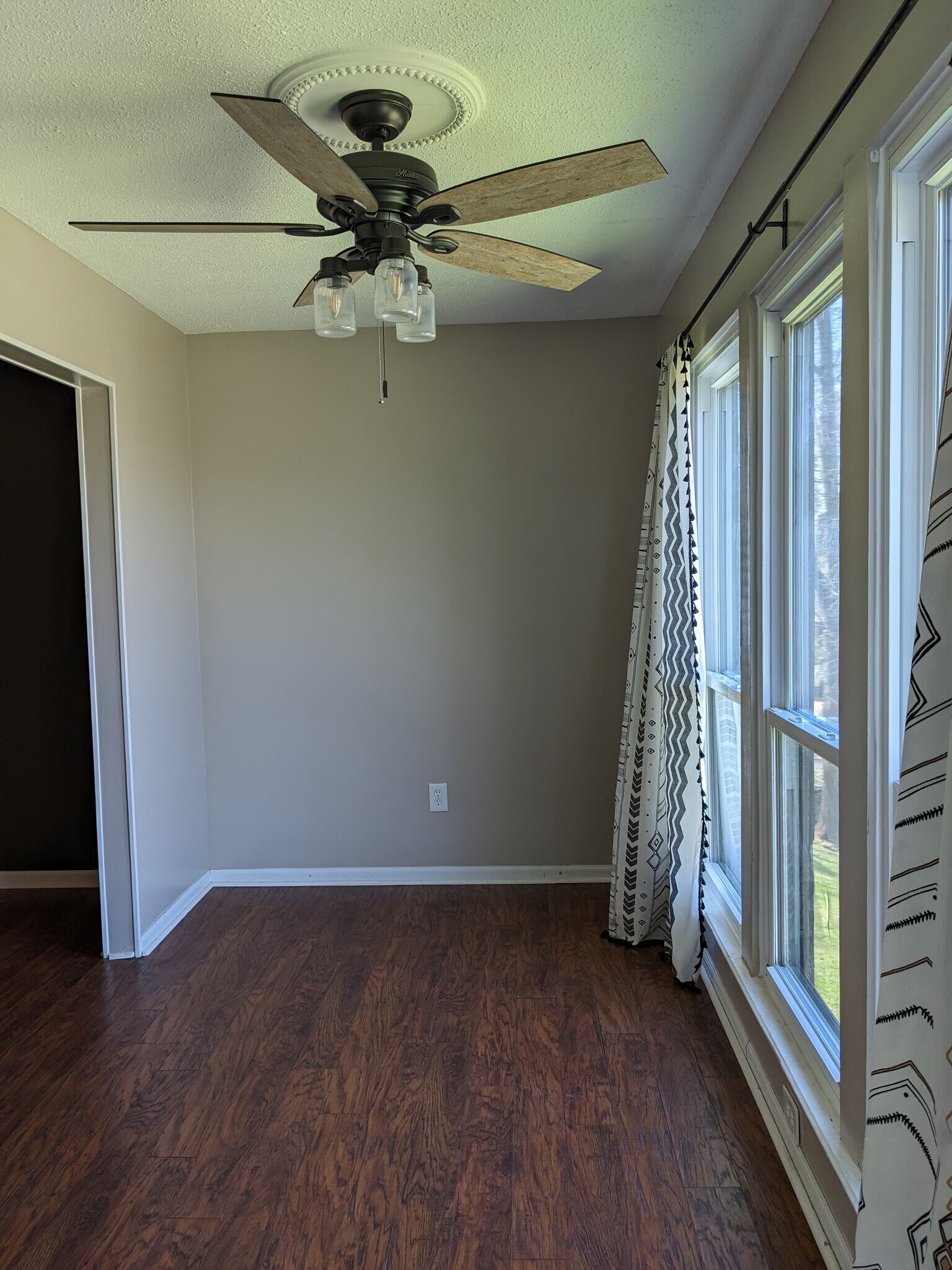 Building Photo - 1909 16th Ave S