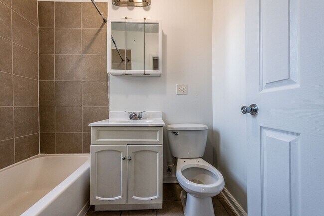 Building Photo - 8127 S Ellis