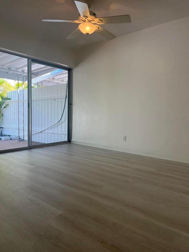 Building Photo - 136 Yacht Club Dr