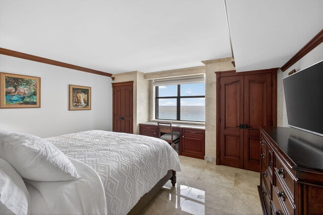 Building Photo - 3400 N Ocean Dr