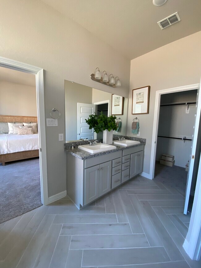 Building Photo - 24226 Maple Summit Ln