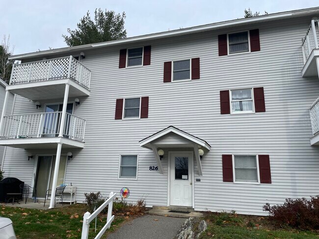 Building Photo - 826 State St