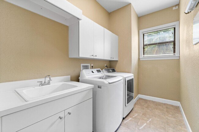 Building Photo - 10404 St Germain Ct