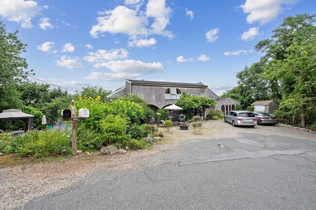 Building Photo - 12 Squam Ln