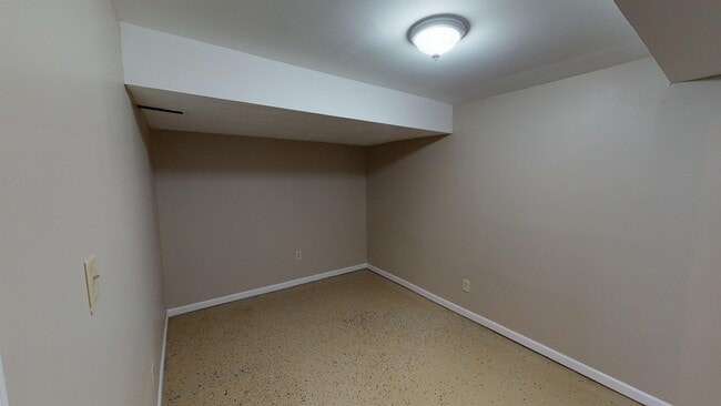 Building Photo - 3922 Ridgedale Dr