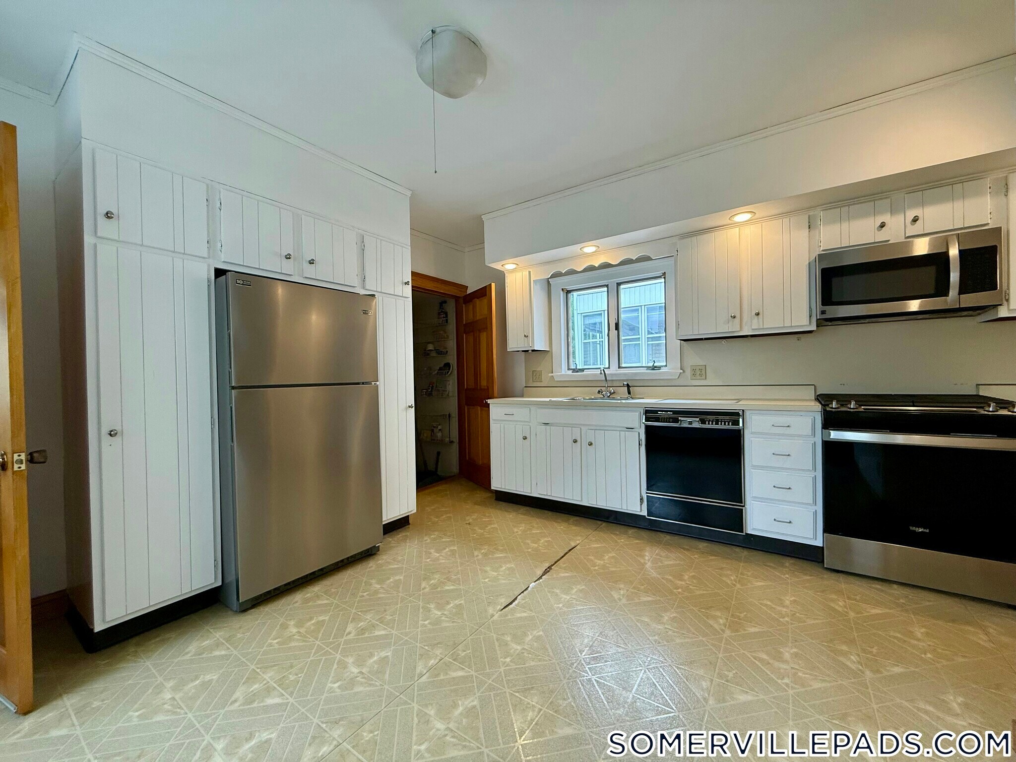 Building Photo - 80 Curtis St