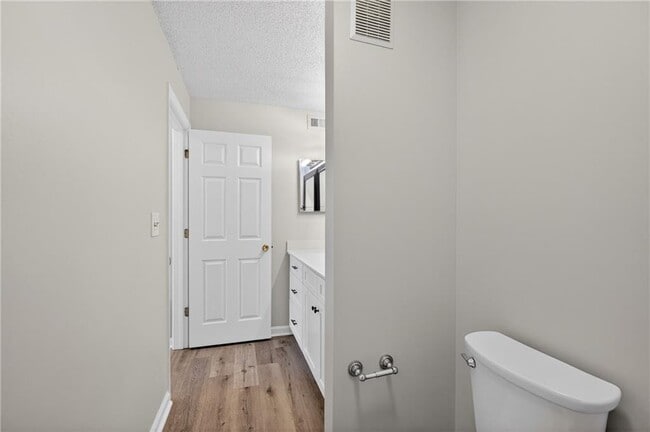 Building Photo - 423 Granville Ct