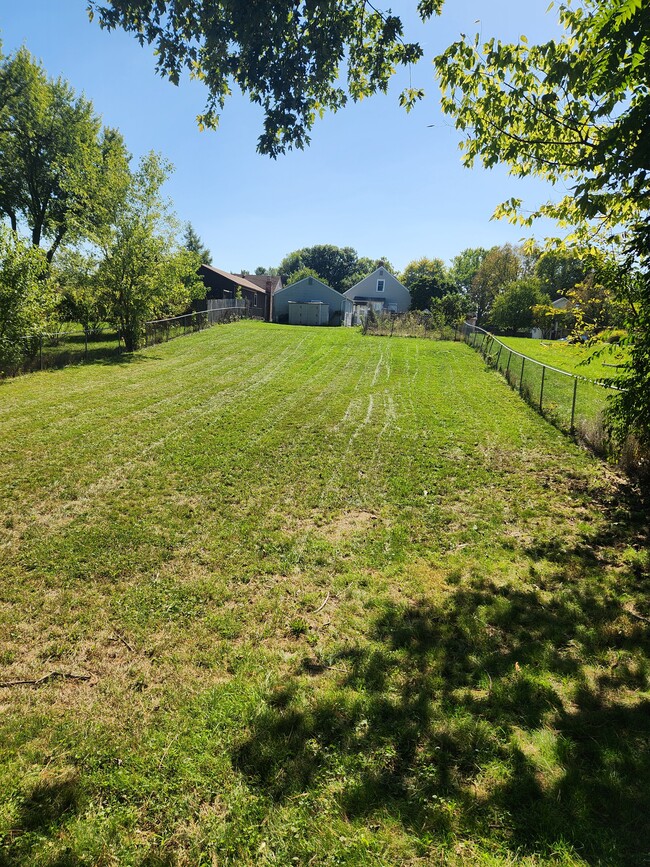 Building Photo - 168 Main St