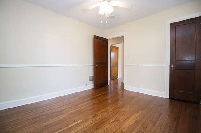 Building Photo - 942 Brinton Dr