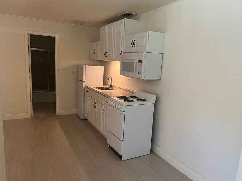 Building Photo - 1005 Vine St