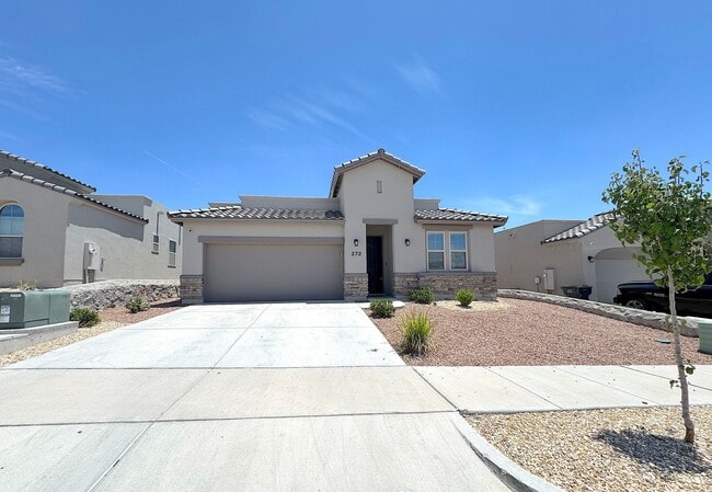 Primary Photo - East El Paso 4 bed Refrig A/C!