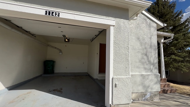 Building Photo - 1142 Dakota Dr