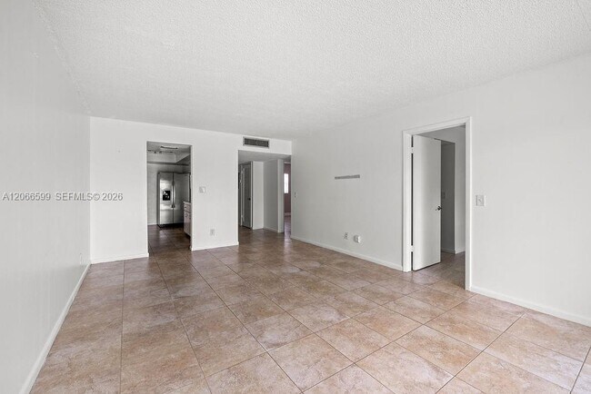 Building Photo - 1166 6th Ave