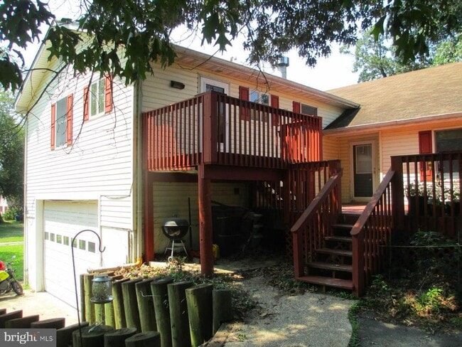 Building Photo - 25440 Luhaven