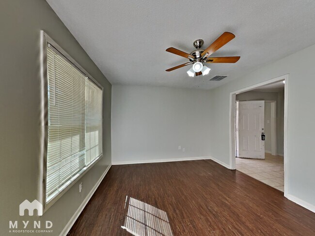 Building Photo - 6575 Ridgewood Rd