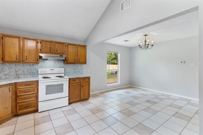 Building Photo - 14519 Oakleaf Dr