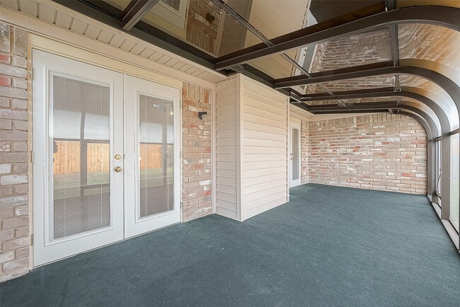 Building Photo - 3231 E Heatherock Cir
