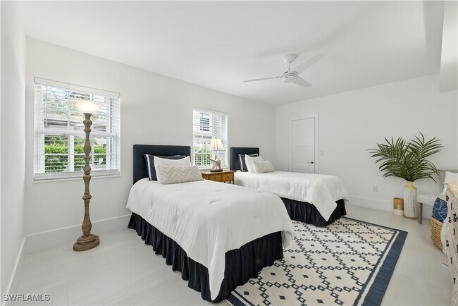 Building Photo - 3070 Gulf Shore Blvd N