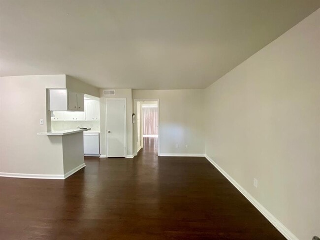 Building Photo - 3814 Mulberry St
