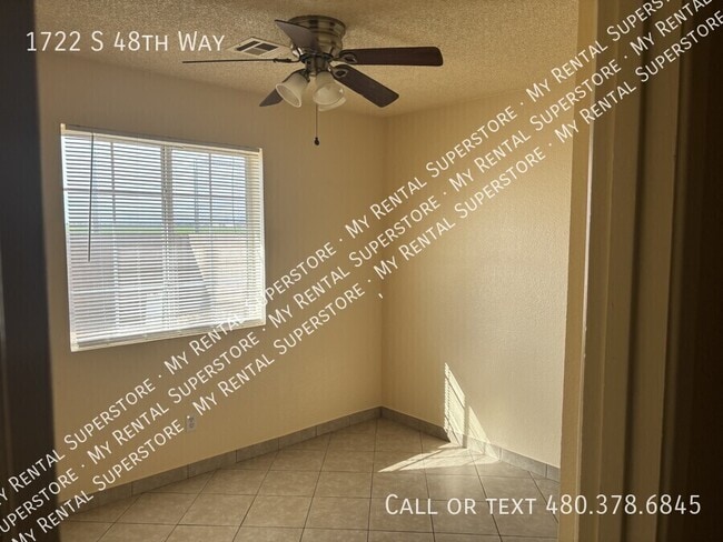 Building Photo - 1722 S 48th Way