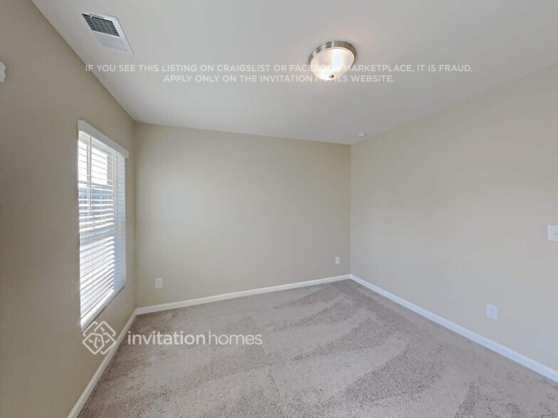 Building Photo - 544 S Fortune Way