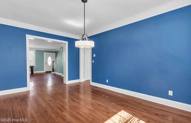 Building Photo - 3 Bed 3 Bath Historic Home