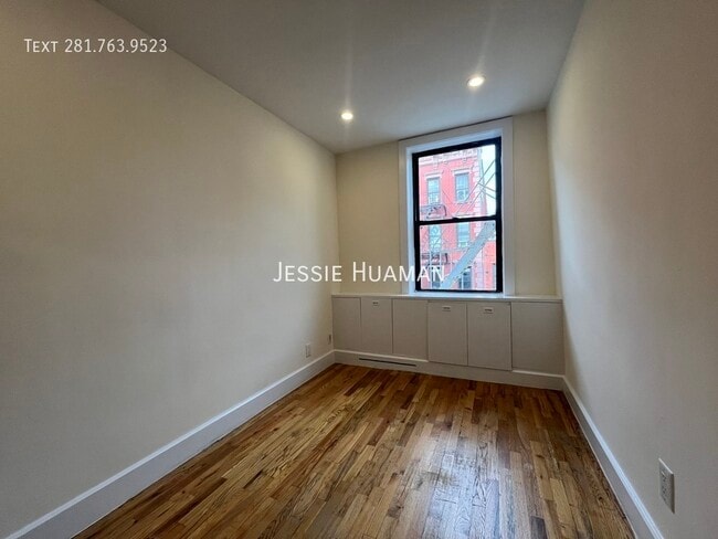 Building Photo - 154 Prince St