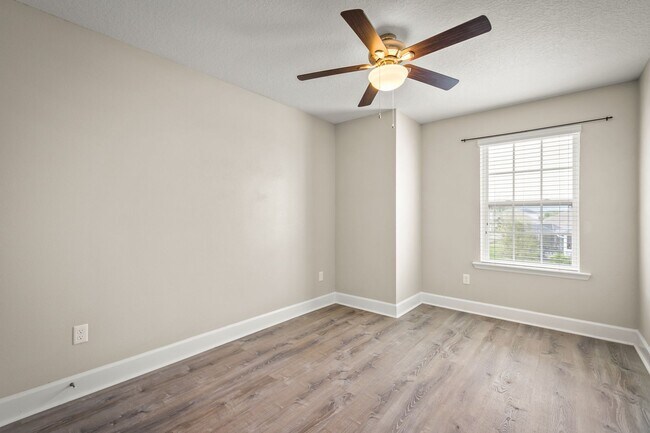 Building Photo - Trailmark Amazing Amenities Included