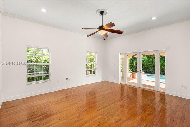 Building Photo - 1428 Medina Ave