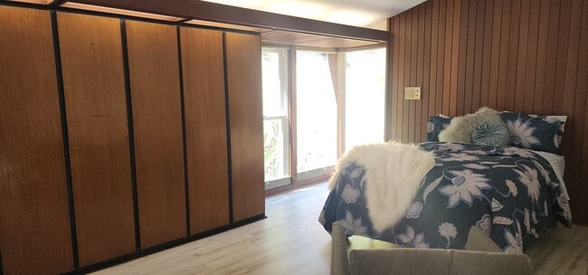 Building Photo - 100 Wimbledon Way