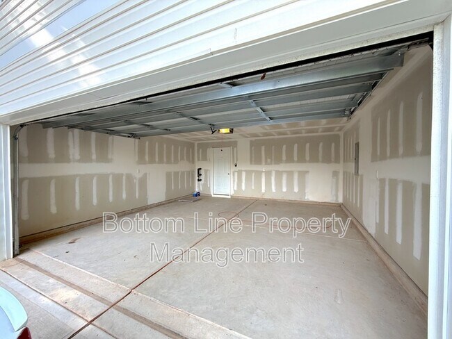 Building Photo - 5080 Grain Ct