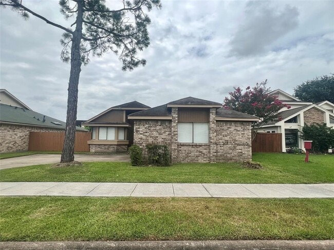 Primary Photo - 7831 Redgate Cir