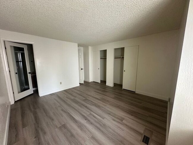 Building Photo - 1212 Junction Dr