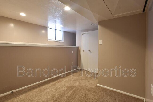 Building Photo - 665 E Garfield Ave