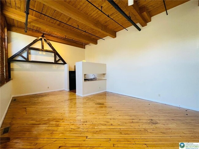 Building Photo - 103 Race St