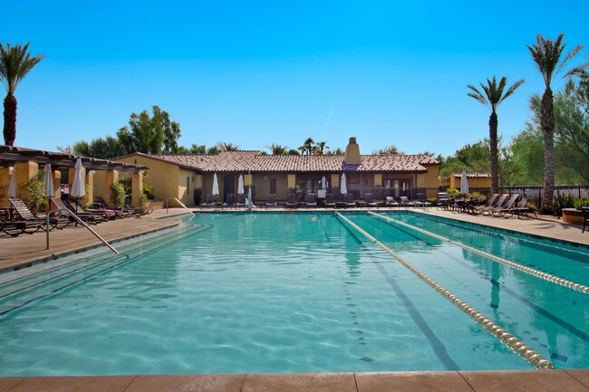 Building Photo - Stunning Spanish Villa in Palm Desert