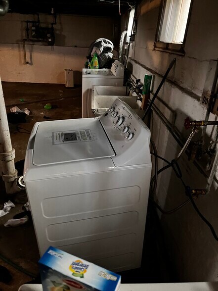 Building Photo - 4014 Brooklyn Ave