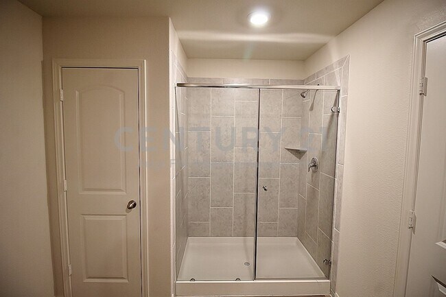 Building Photo - Charming 3/2/2 in Venus For Rent!