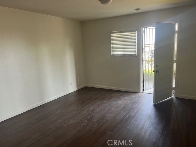 Building Photo - 36947 Melrose Dr