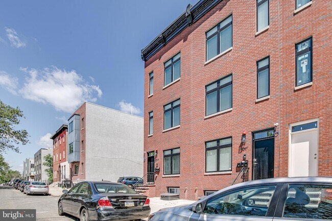Building Photo - 2017 N College Ave