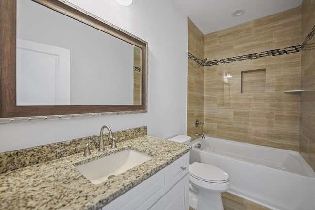 Building Photo - Newer Custom Brick Home in Lebanon